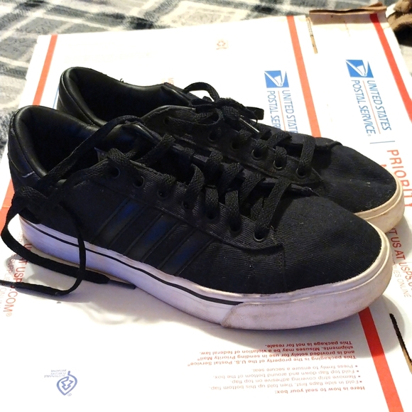 Adidas Neo Cloudfoam Sneakers Size 9 Mens - Picture 1 of 3